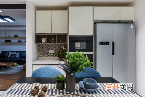 冰箱氟利昂漏了室内对人有危害吗,冰箱里的氟利昂泄露会对人产生什么危害?怎样处理?