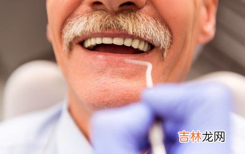 为什么有的人牙齿很白,为什么明星的牙都那么白?