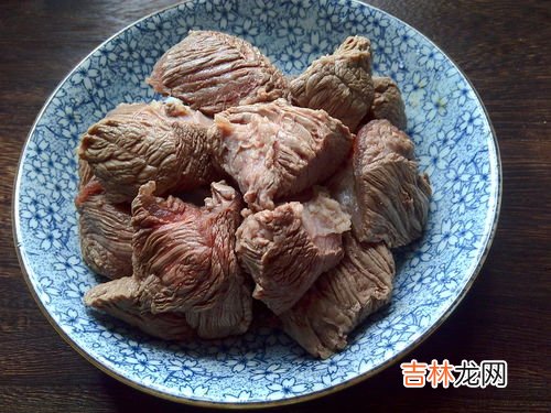 牛肉焯水几分钟,肉类焯水多久比较好？