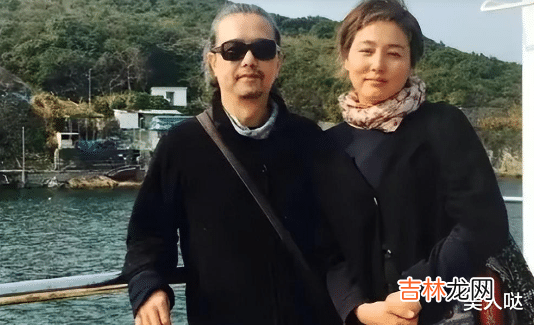 大衣 “男人婆”张延老到认不出！穿大妈装肤色脸黄一脸憔悴，52岁比普通奶奶还要老