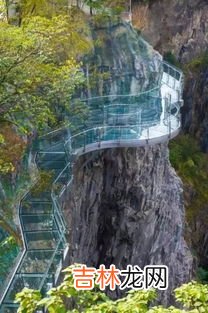 玻璃栈道为什么穿鞋套,白石山玻璃栈道有哪些危险？