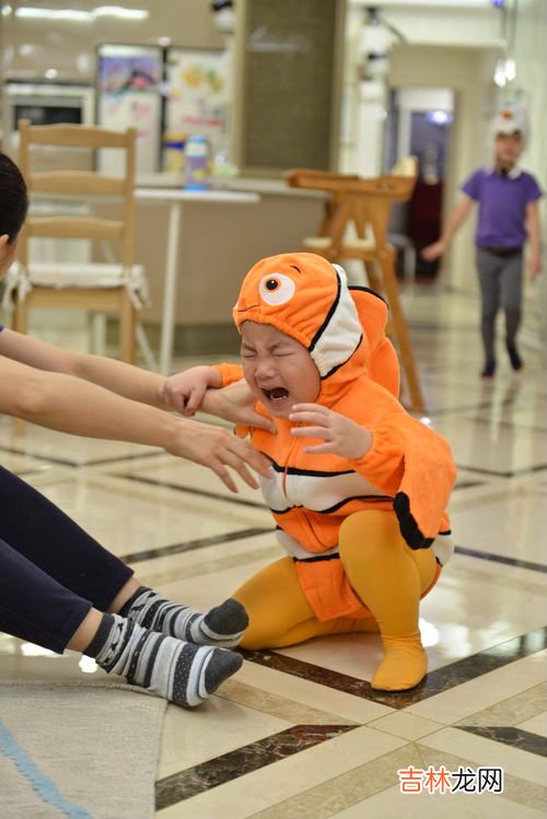 安吉为什么叫弟弟尼莫,小鱼儿英文名叫什么