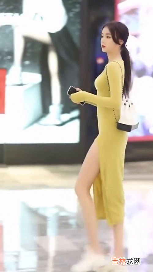 女生为什么喜欢穿裙子,为什么女生都特别爱穿裙子？是真的喜欢还是迎合男生？