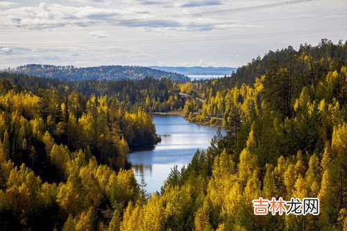 东北平原黑土肥沃的原因,东北的黑土地为什么是黑的？为什么说东北的黑土地十分肥沃？