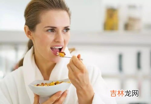 来月经前为什么乳房胀痛,来月经前乳房胀痛怎么回事 月经前乳房胀痛怎么办