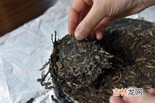 普洱茶饼太硬怎么弄开,普洱茶饼太硬怎么很容易弄开不至于碎掉