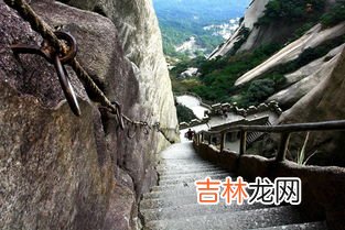 巍峨雄奇的意思,巍峨雄奇的大海对不对