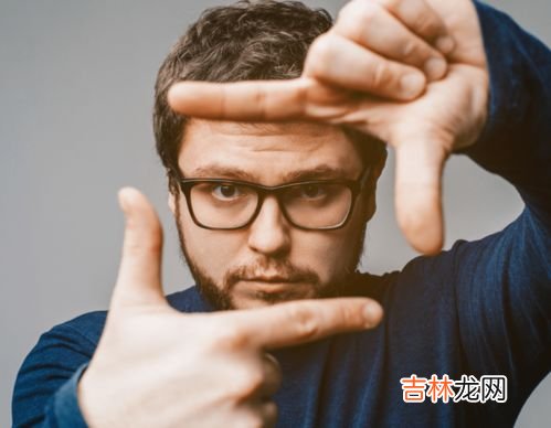 眼睛突然斜视了为什么,斜视是什么原因造成的?斜视的原因
