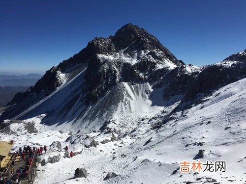 云南雪山玉龙雪山冷不冷,玉龙雪山冷吗，穿什么？雪山上嚼绿箭口香糖可以预防高原反应吗？