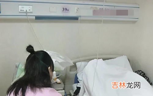 为什么女生要垫卫生纸,女生上班为啥都贴卫生巾