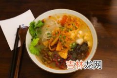 螺蛳粉里真的加屎了吗,螺蛳粉的配料表里是不是加了屎?