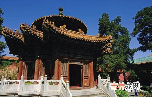 不属于故宫御花园的三奇石的是,故宫御花园三奇石是哪三种