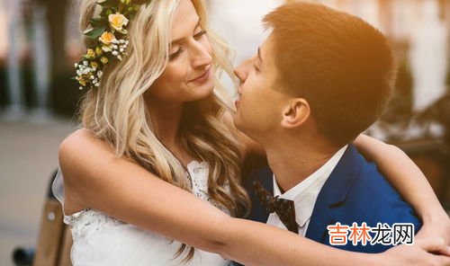 为什么男的喜欢贫乳,为什么男生喜欢平胸的女孩子呢？