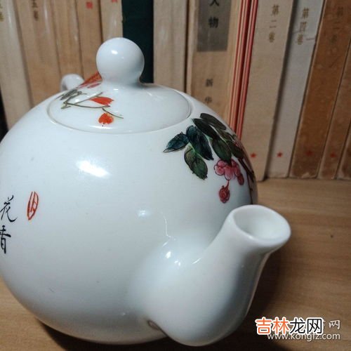 茶壶上为什么有个小孔,茶壶盖上的小孔有什么用？