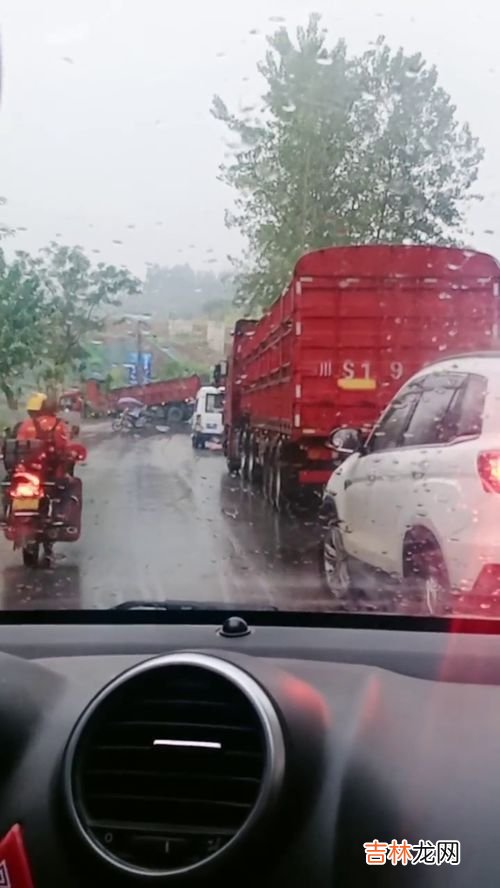 下雨天火车可以走吗,下大雨坐火车有危险吗